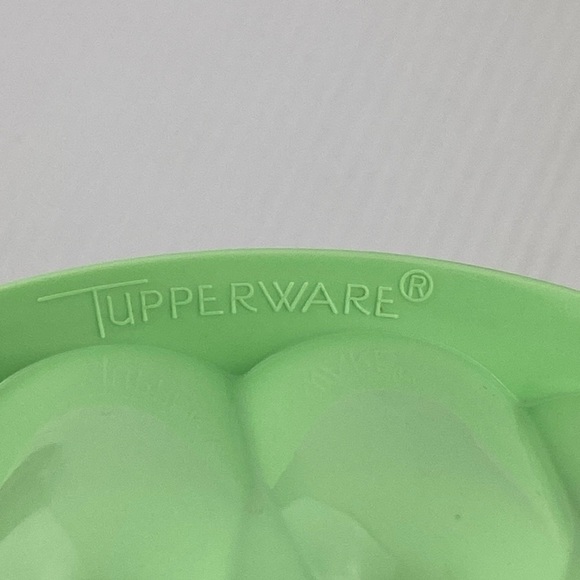 Vintage Tupperware Green Jello Mold Container - Picture 8 of 11
